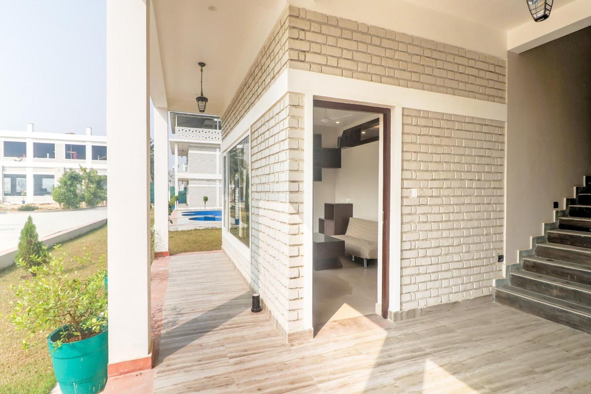 Townhouse Amaraa Farms Near Lulu Hypermarket Лакхнау Экстерьер фото